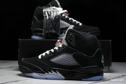 Hyperoad Metallic Jordan Air 5 “Black Reimagined” 0713